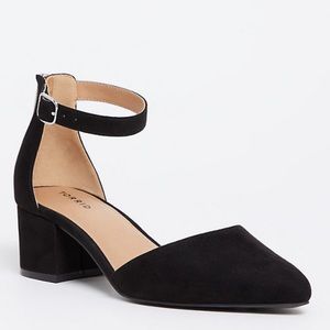 NIB Black faux suede pointed block heel 8W